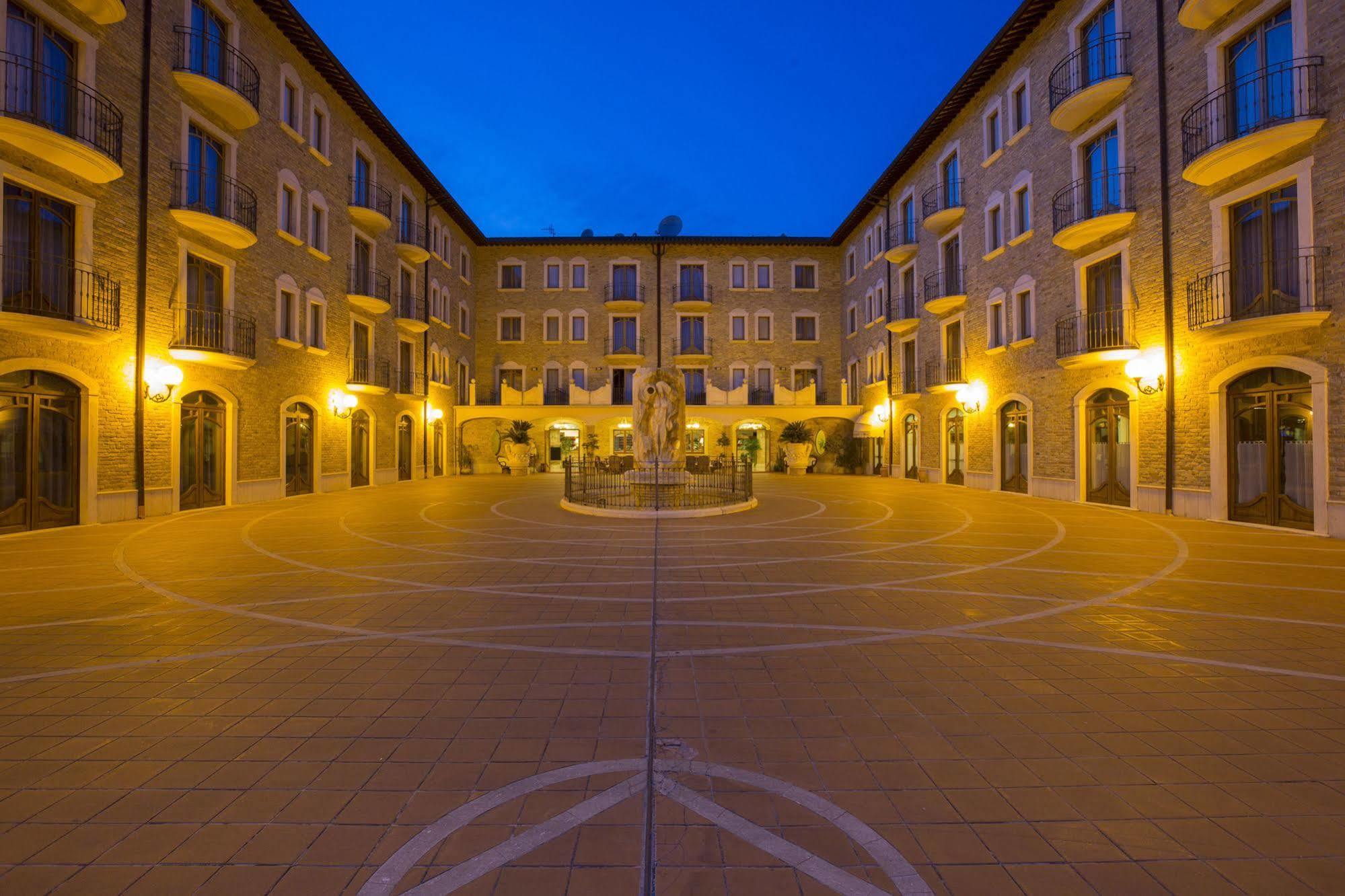 Hotel Casale Colli del Tronto Esterno foto