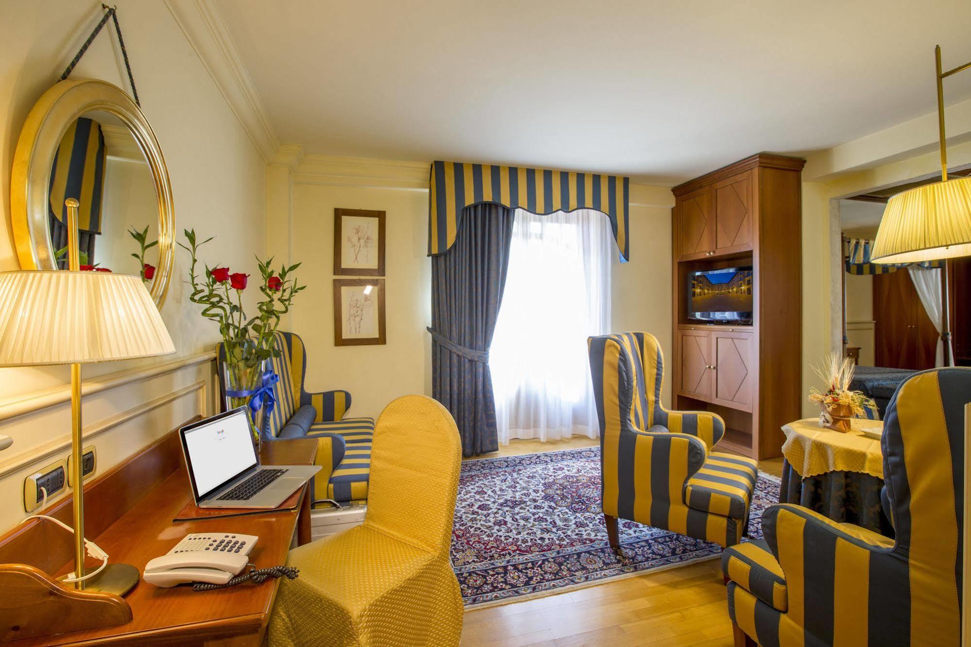 Hotel Casale Colli del Tronto Esterno foto